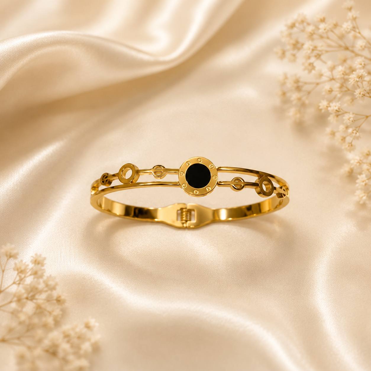 Black Onyx Circle Kada Bracelet